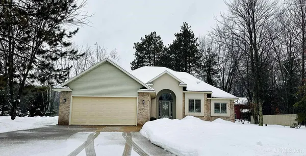 $425,000 | 4934 Whisper 18.8 Lane, Escanaba, MI 49829