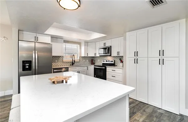 $4,750 | 517 98th Avenue North, Naples, FL 34108