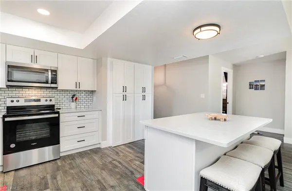 $4,750 | 517 98th Avenue North, Naples, FL 34108