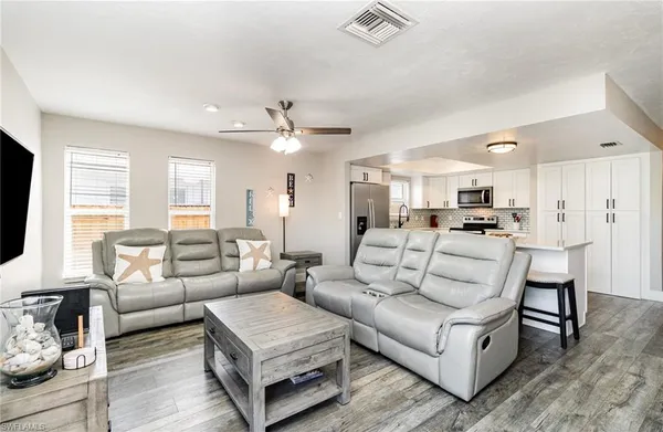 $4,750 | 517 98th Avenue North, Naples, FL 34108