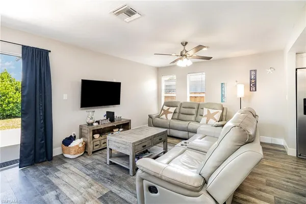 $4,750 | 517 98th Avenue North, Naples, FL 34108