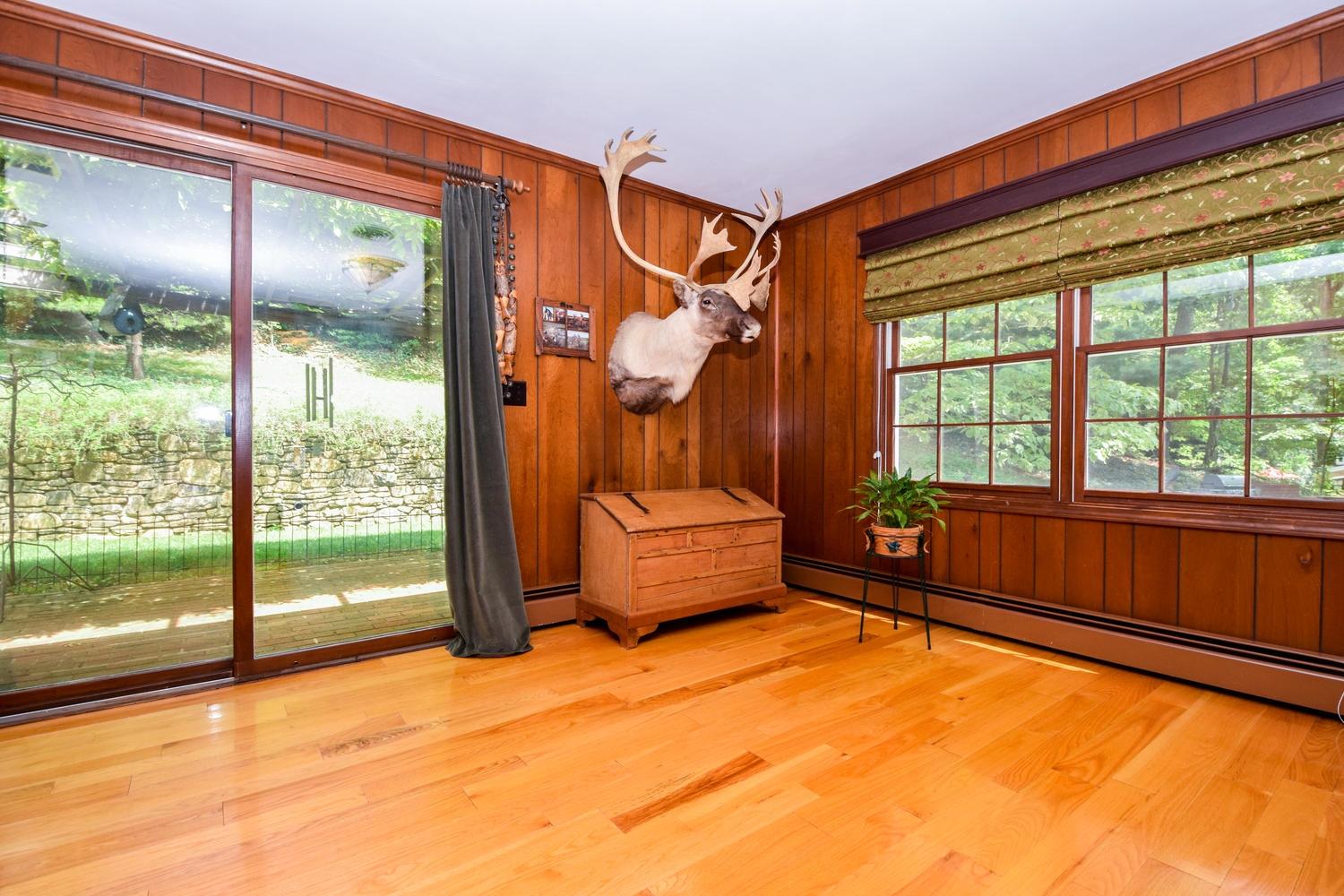 4848 Deerfield Road Southwest Roanoke, VA 24018 - Photo 13 of 59 4848 Deerfield Rd SW Cave-large-012-10-1