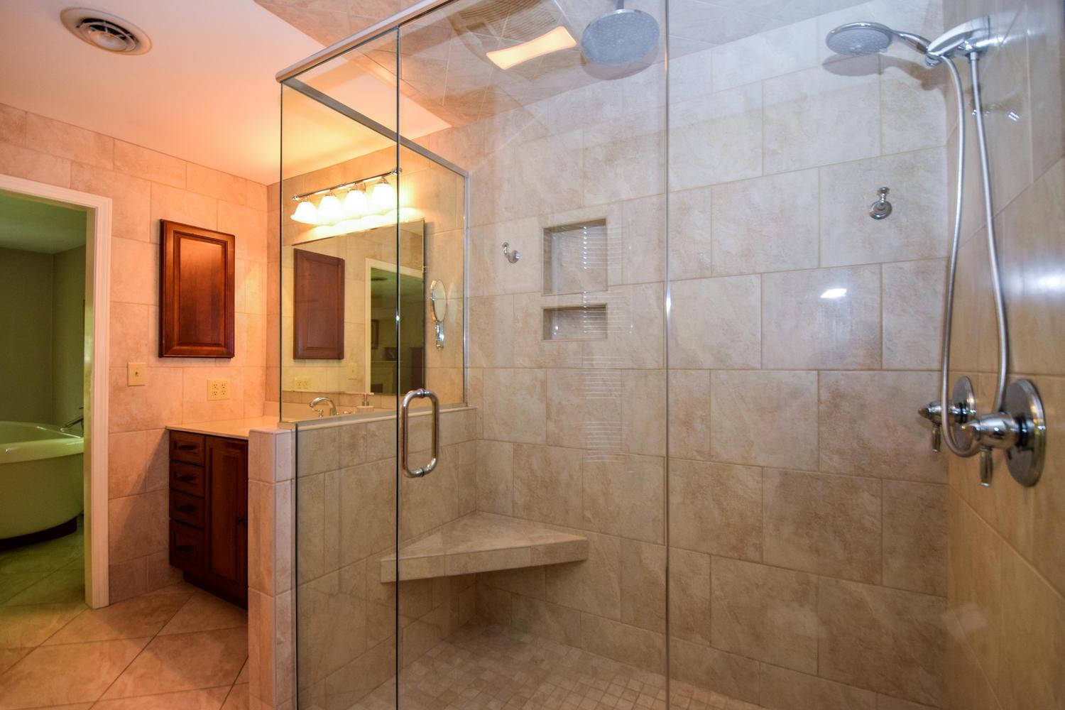 4848 Deerfield Road Southwest Roanoke, VA 24018 - Photo 34 of 59 a bathroom with a shower