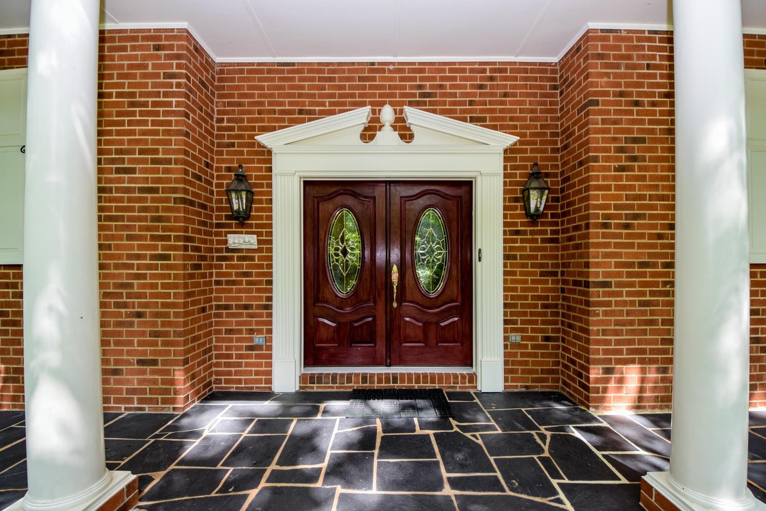 4848 Deerfield Road Southwest Roanoke, VA 24018 - Photo 6 of 59 4848 Deerfield Rd SW Cave-large-005-3-15