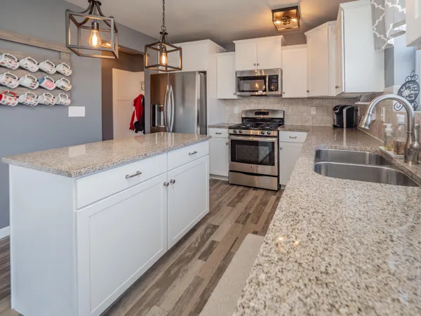 $329,000 | 58800 Silvergrass Drive, Mattawan, MI 49071