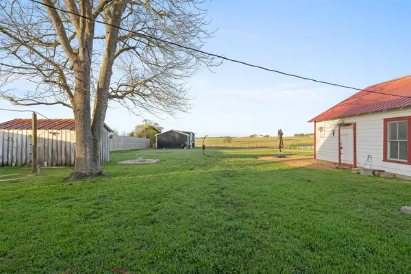 $1,095,000 | 1731 Spur 458 Carmine Tx 78932, Carmine, TX 78932