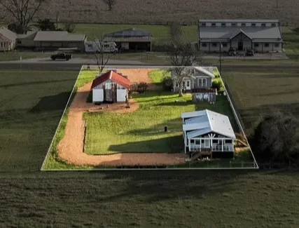 $1,095,000 | 1731 Spur 458 Carmine Tx 78932, Carmine, TX 78932