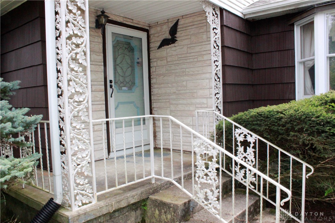 2417 Cottingham Road South Springfield, OH 45502 - Photo 4 of 45
