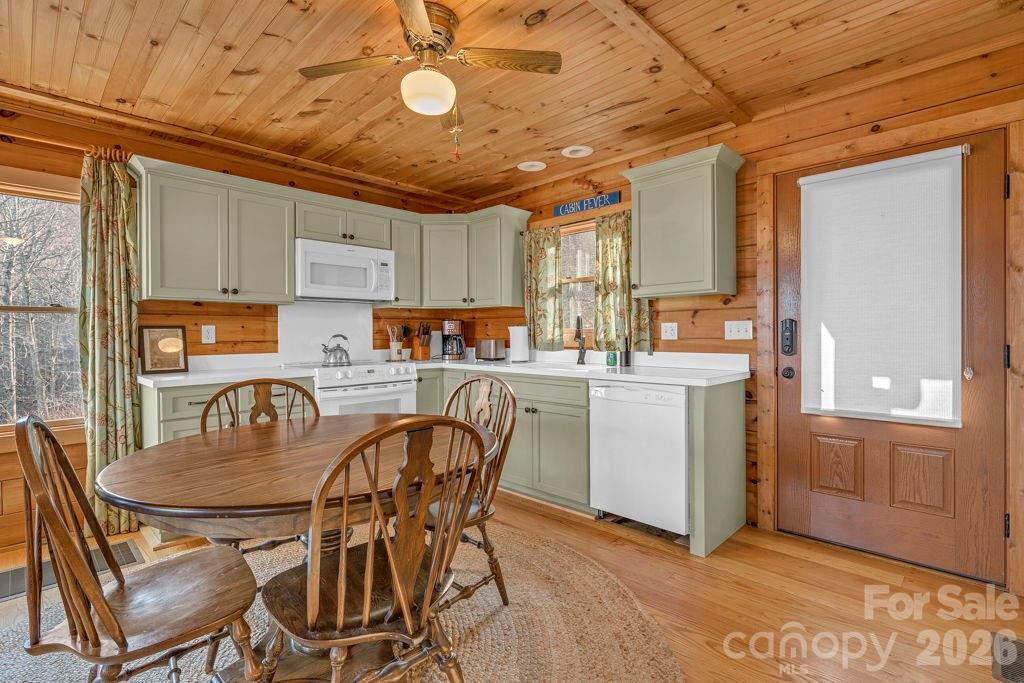 461 Arrowhead Ridge Road Spruce Pine, NC 28777 - Photo 13 of 42