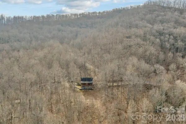 $449,000 | 461 Arrowhead Ridge Road, Spruce Pine, NC 28777