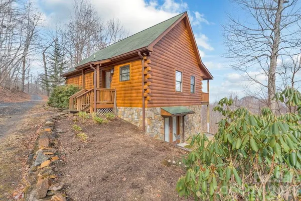 $449,000 | 461 Arrowhead Ridge Road, Spruce Pine, NC 28777