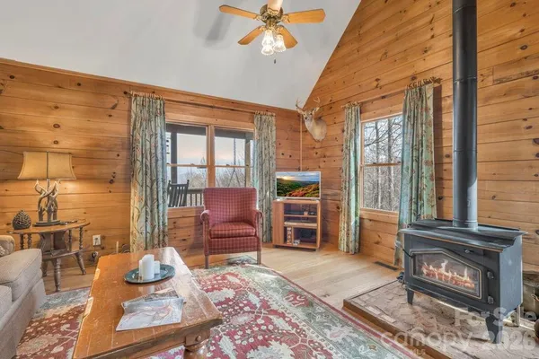 $449,000 | 461 Arrowhead Ridge Road, Spruce Pine, NC 28777