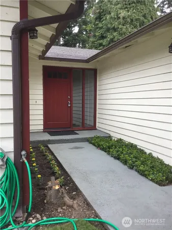 $2,895 | 9905 48th Avenue West, Mukilteo, WA 98275