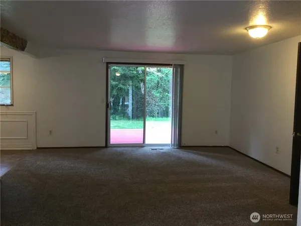 $2,895 | 9905 48th Avenue West, Mukilteo, WA 98275