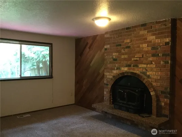 $2,895 | 9905 48th Avenue West, Mukilteo, WA 98275