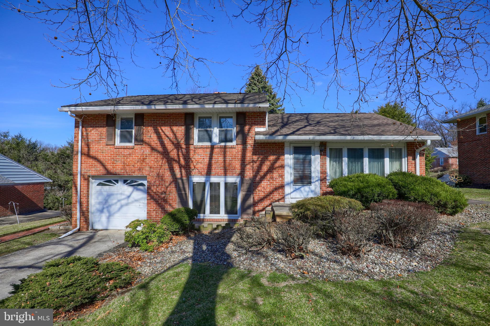741 Clearmount Road York, PA 17403 - Photo 3 of 48 Gallery Image 3