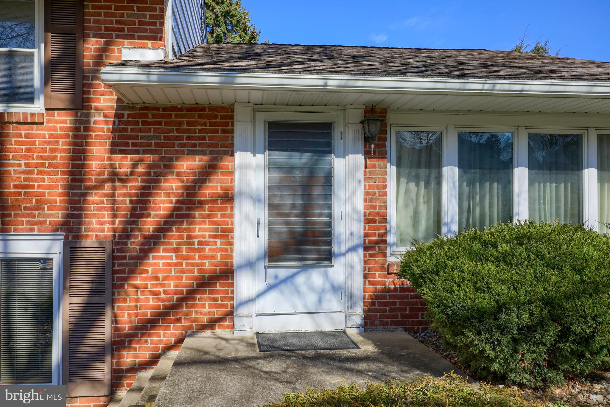 741 Clearmount Road York, PA 17403 - Photo 6 of 48 Gallery Image 6