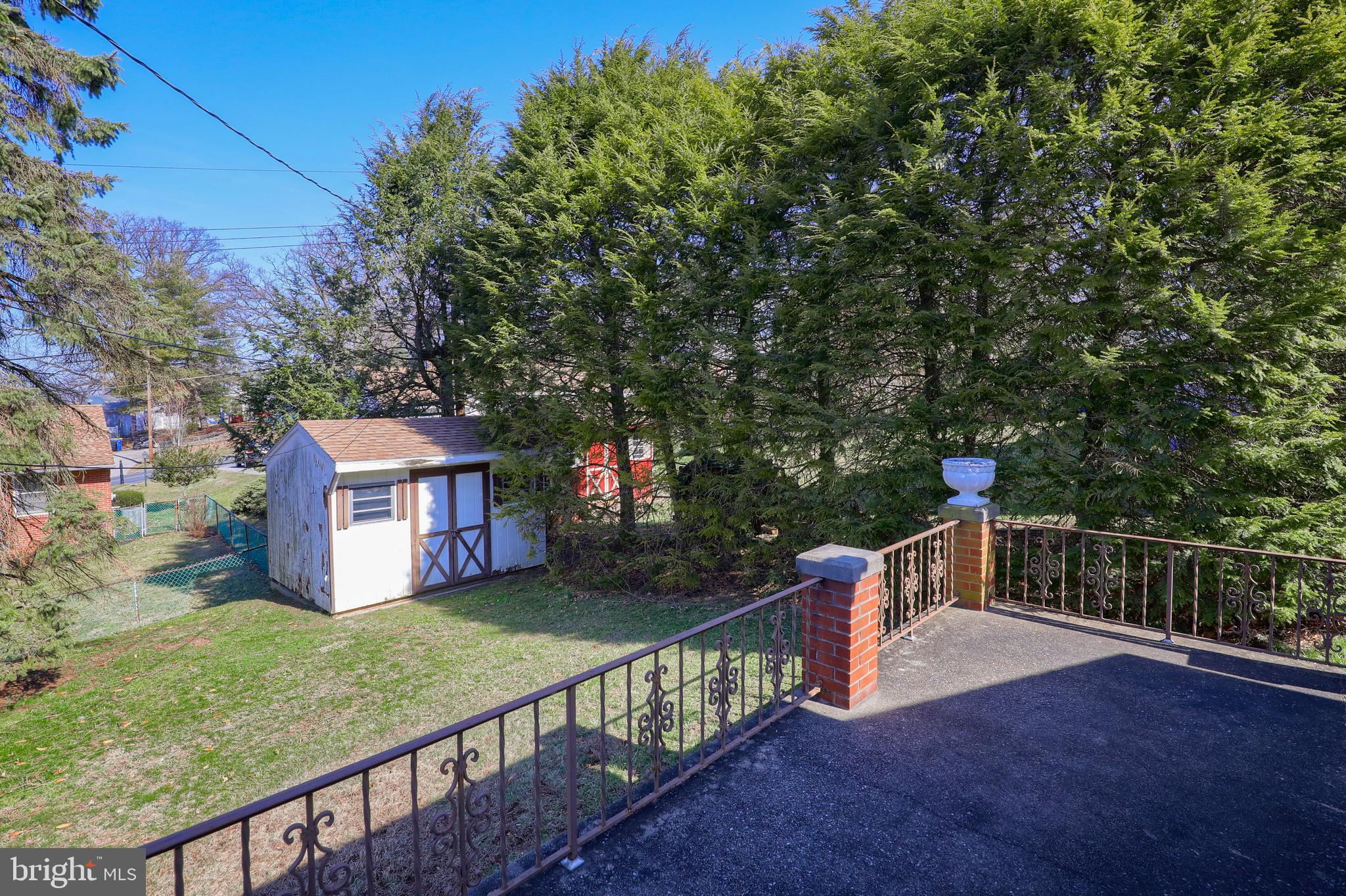 741 Clearmount Road York, PA 17403 - Photo 9 of 48 Gallery Image 9