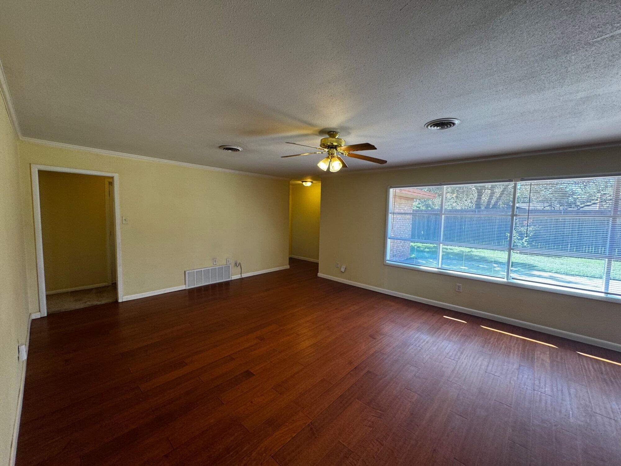 4901 18th Street Lubbock, TX 79416 - Photo 2 of 15 IMG_7805