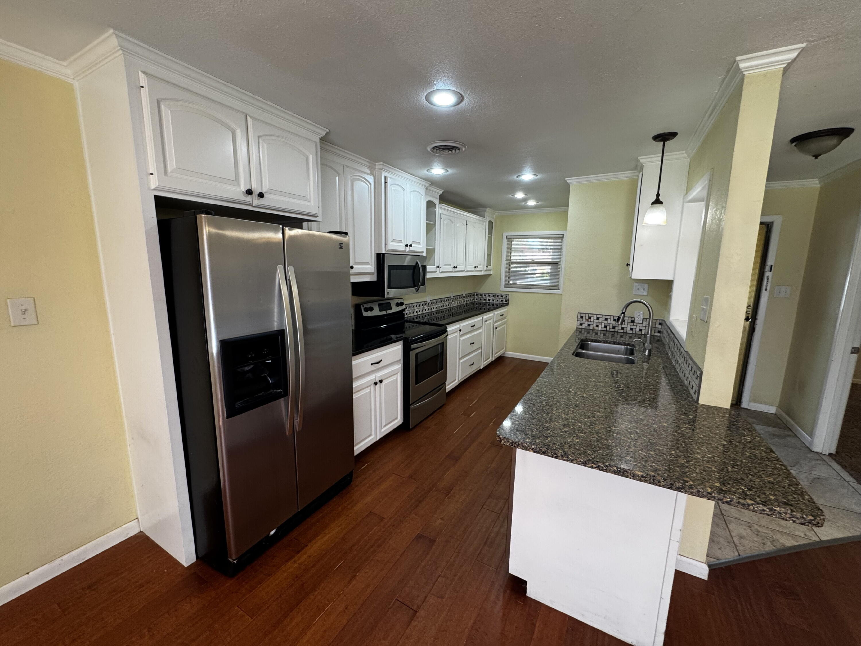 4901 18th Street Lubbock, TX 79416 - Photo 4 of 15 IMG_7807