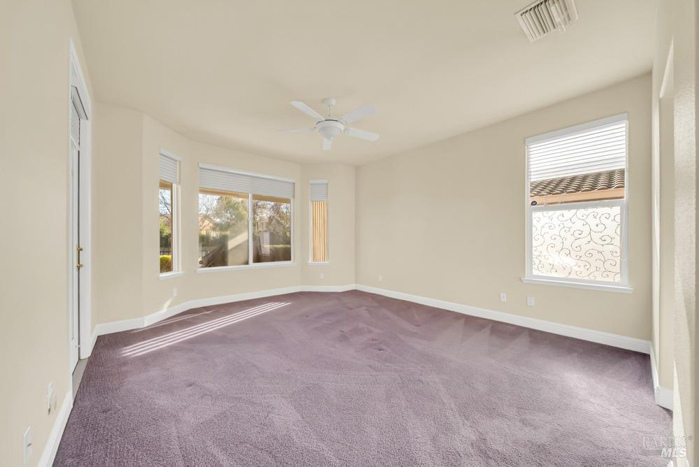 110 Foxwood Lane Rio Vista, CA 94571 - Photo 20 of 79 an empty room with windows