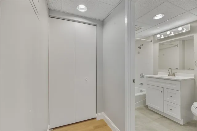 $2,600 | 20 America Way, Unit B, Newport, RI 02840