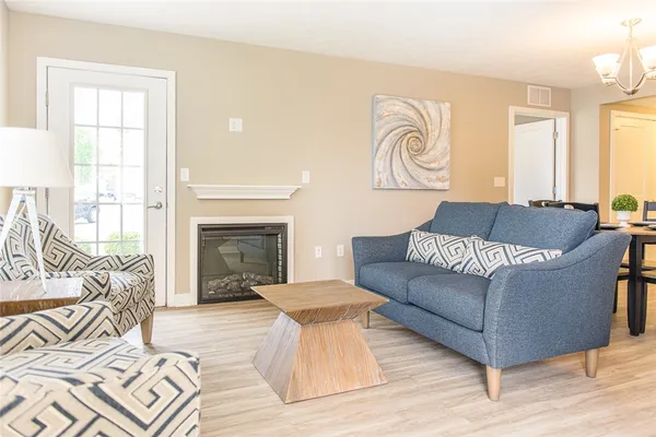 $2,010 | 506 New Terrace Lane, Ogden, NY 14624