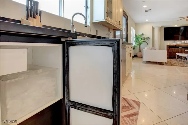 $5,000 | 3541 Winter Wren Street, Las Vegas, NV 89122