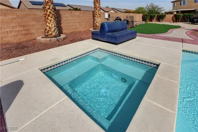 $5,000 | 3541 Winter Wren Street, Las Vegas, NV 89122