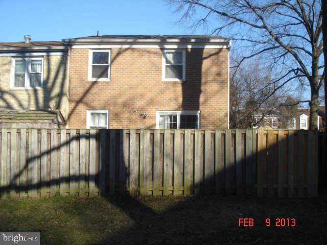 43 Oak Shade Road Gaithersburg, MD 20878 - Photo 9 of 10 Exterior (Rear)