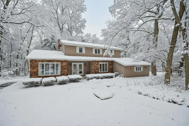 $559,000 | 4011 Shadows Court, DeForest, WI 53532