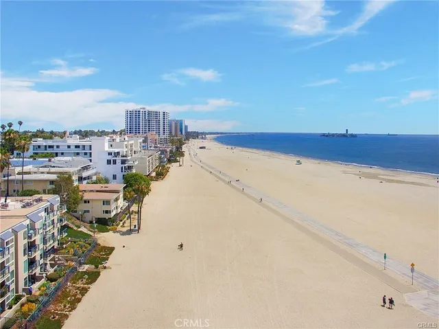 $399,900 | 3265 Santa Fe Avenue, Unit 60, Long Beach, CA 90810