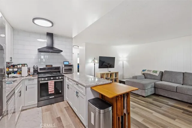 $399,900 | 3265 Santa Fe Avenue, Unit 60, Long Beach, CA 90810