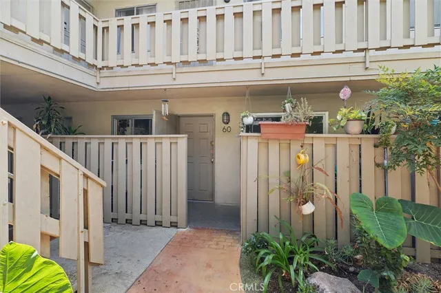 $399,900 | 3265 Santa Fe Avenue, Unit 60, Long Beach, CA 90810