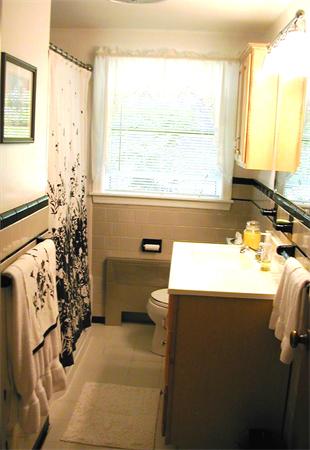 33 Magnolia Road Swampscott, MA 01907 - Photo 8 of 8 Gallery Image 8