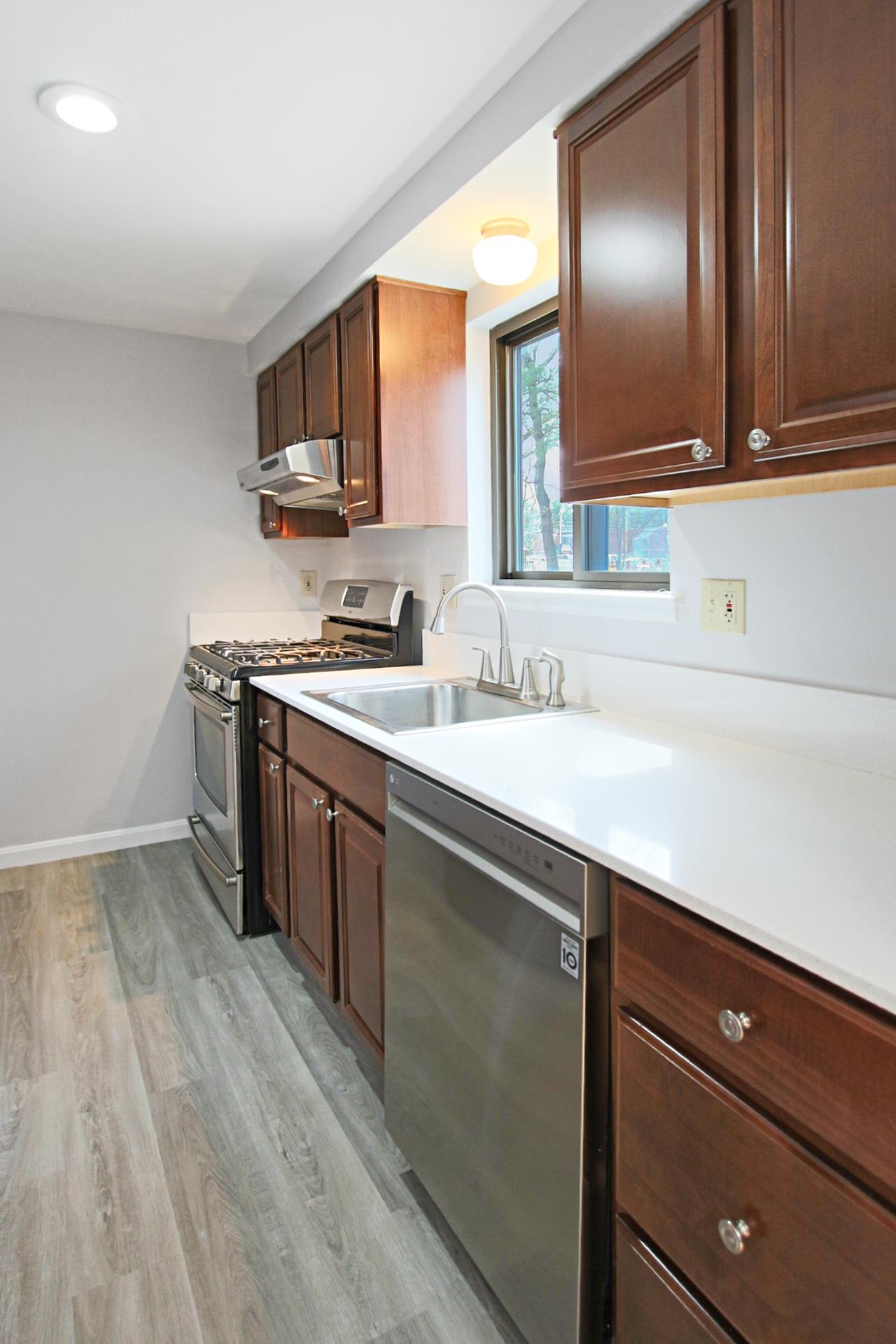 10 Killian Court Merrimack, NH 03054 - Photo 4 of 46