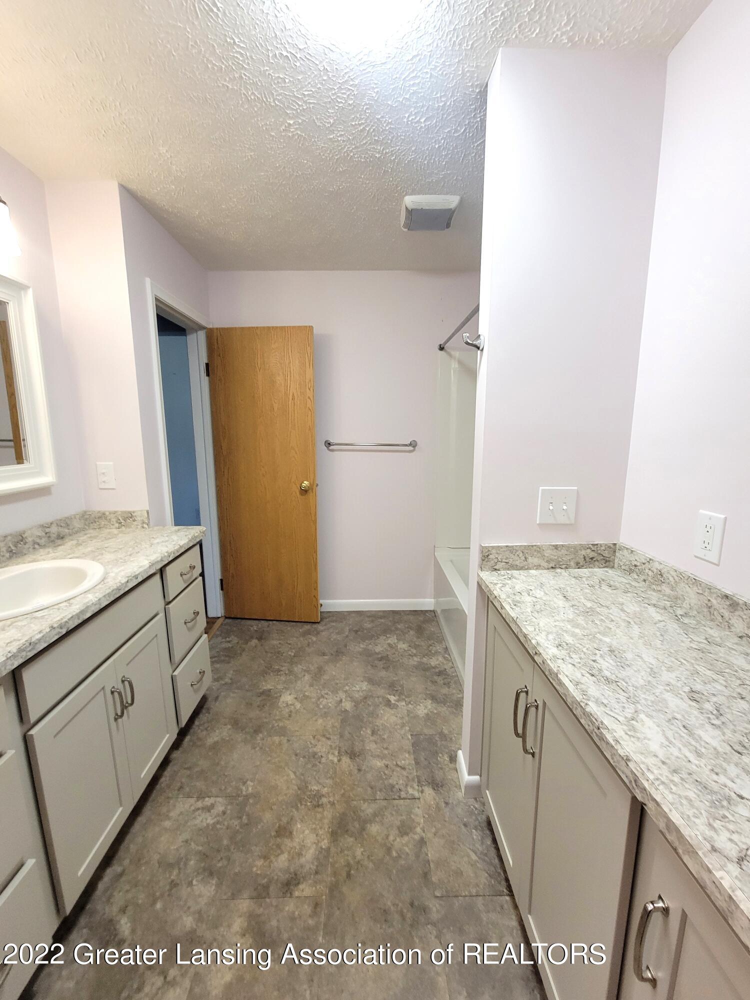 4293 Keller Road Holt, MI 48842 - Photo 27 of 37 20220924_094322