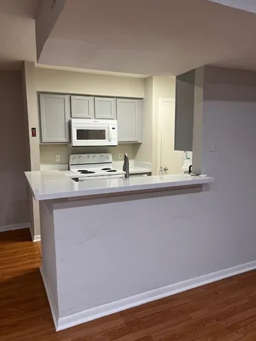 $1,400 | 8227 Kingsbrook Road, Unit 221, Houston, TX 77024