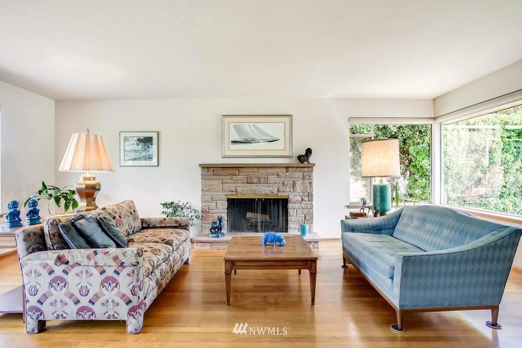 8645 Fauntlee Crest Southwest Seattle, WA 98136 - Photo 2 of 25 Gallery Image 2