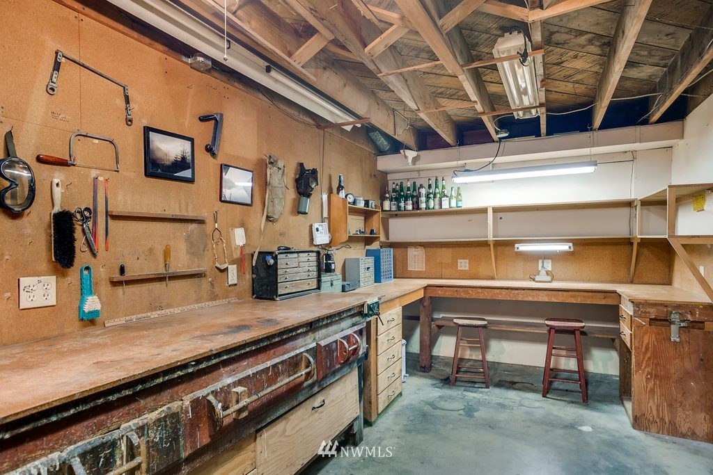 8645 Fauntlee Crest Southwest Seattle, WA 98136 - Photo 12 of 25 Gallery Image 12
