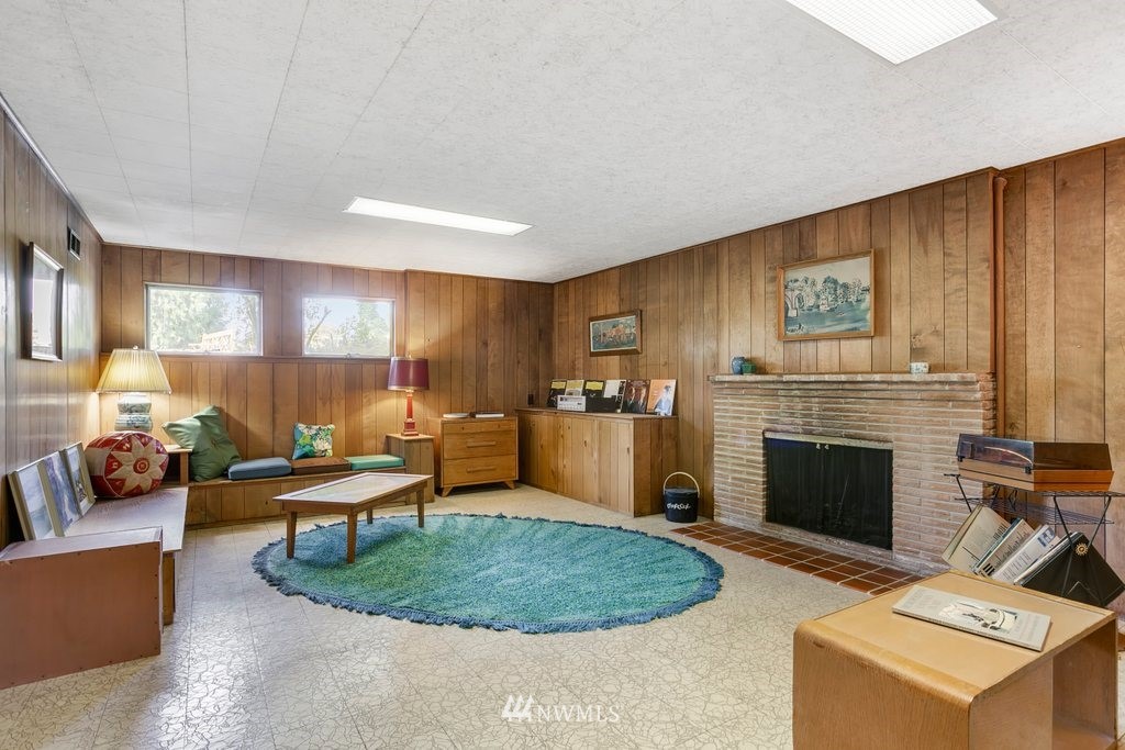 8645 Fauntlee Crest Southwest Seattle, WA 98136 - Photo 14 of 25 Gallery Image 14