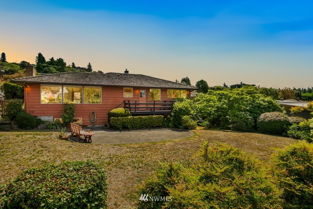 8645 Fauntlee Crest Southwest Seattle, WA 98136 - Photo 18 of 25 Gallery Image 18
