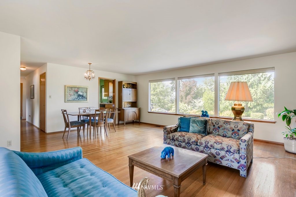 8645 Fauntlee Crest Southwest Seattle, WA 98136 - Photo 3 of 25 Gallery Image 3