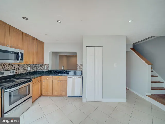 $465,000 | 17930 Cottonwood Terrace, Gaithersburg, MD 20877