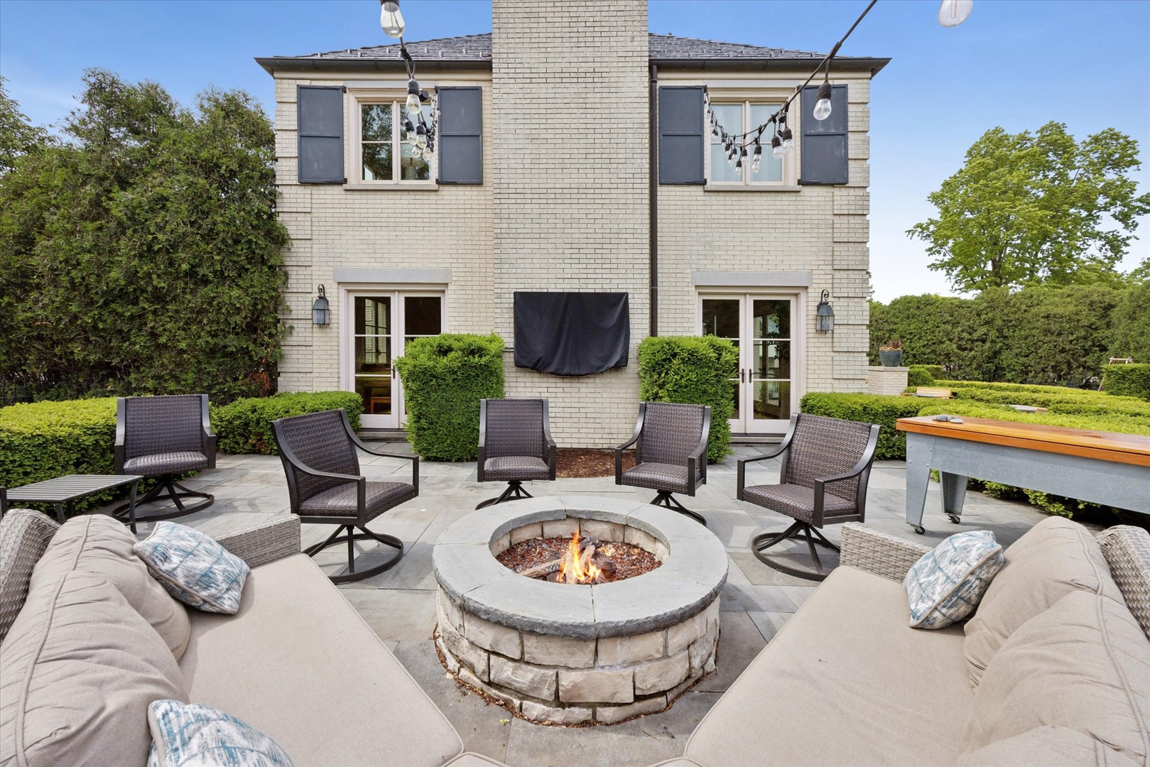 325 Princeton Road Hinsdale, IL 60521 - Photo 44 of 55 a view of a house with swimming pool and sitting area