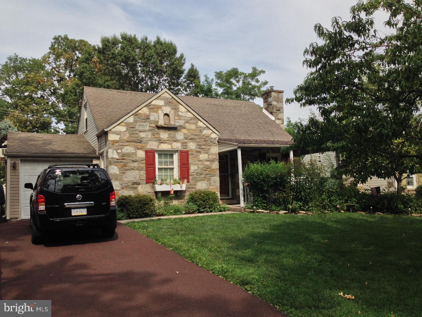 419 Newton Road Hatboro, PA 19040 - Photo 2 of 10 Gallery Image 2