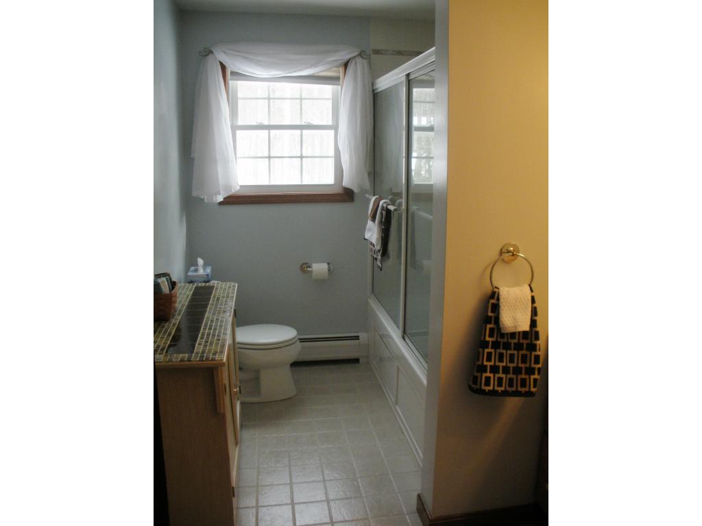 7 Hunters Lane Merrimack, NH 03054 - Photo 12 of 33 Gallery Image 12