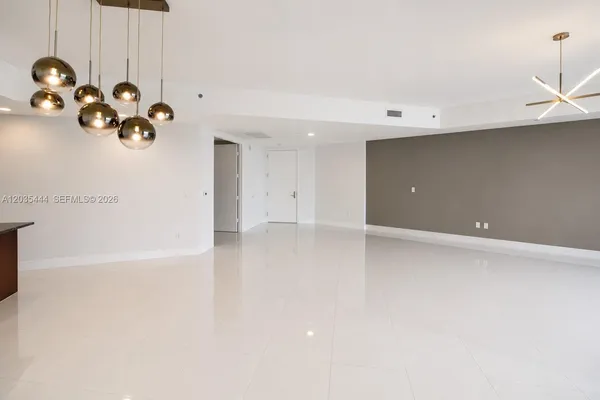 $6,000 | 15901 Collins Avenue, Unit 403, Sunny Isles Beach, FL 33160
