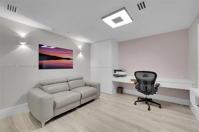 $1,375,000 | 17111 Biscayne Boulevard, Unit 2208, Aventura, FL 33160