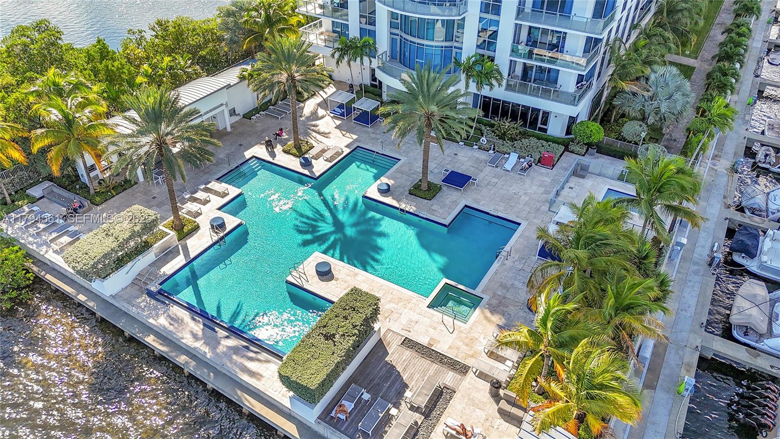 17111 Biscayne Boulevard, Unit 2208 Aventura, FL 33160 - Photo 19 of 27